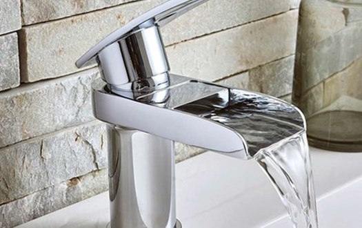 A Beautifully Traditional Low Water Pressure Bath Tap With A